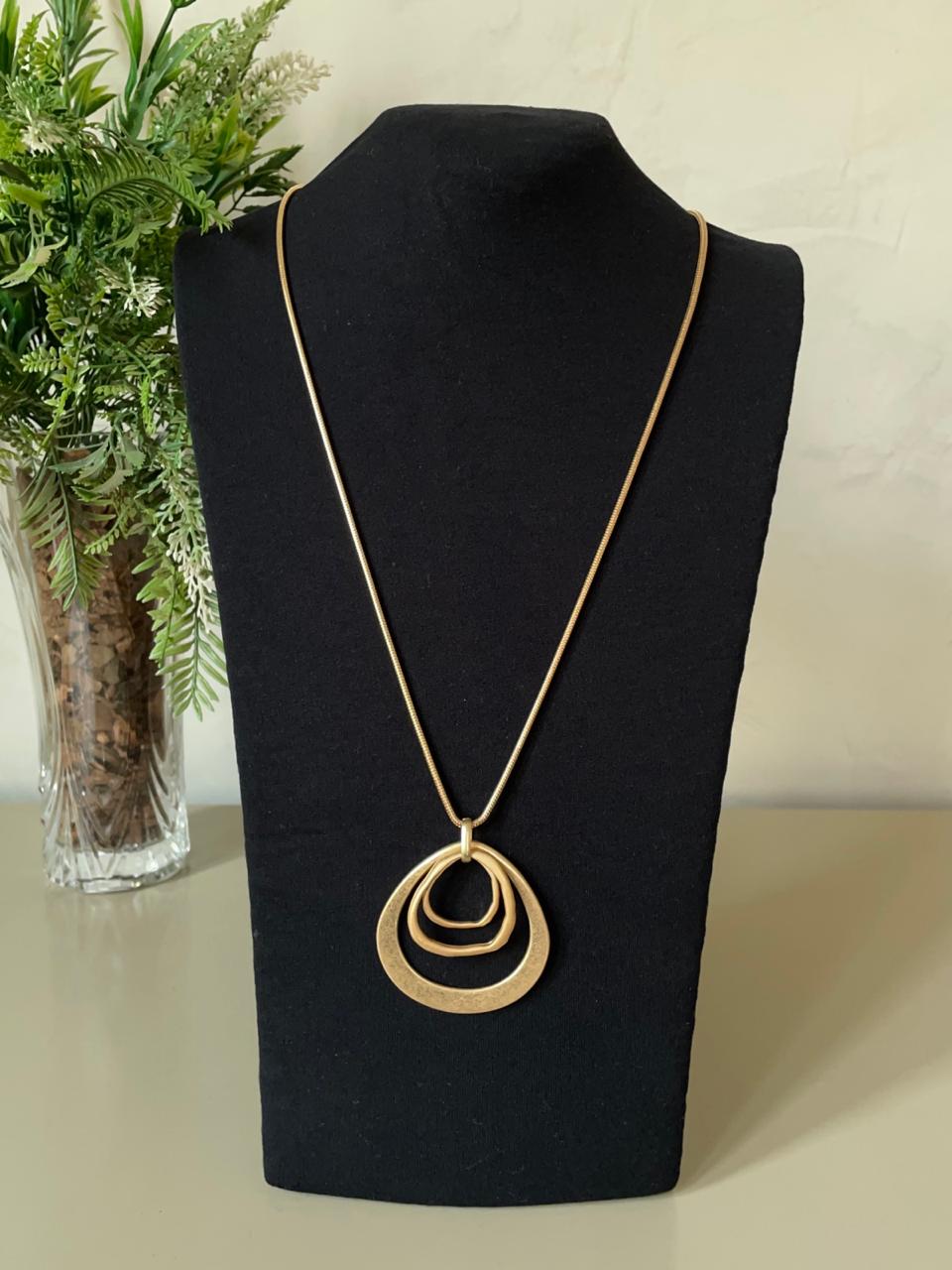 Colar Lavínia Longo - Dourado Fosco