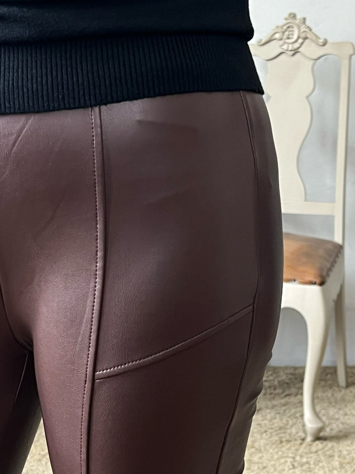 Calça Montaria Couro Ecológico Marrom - Glória