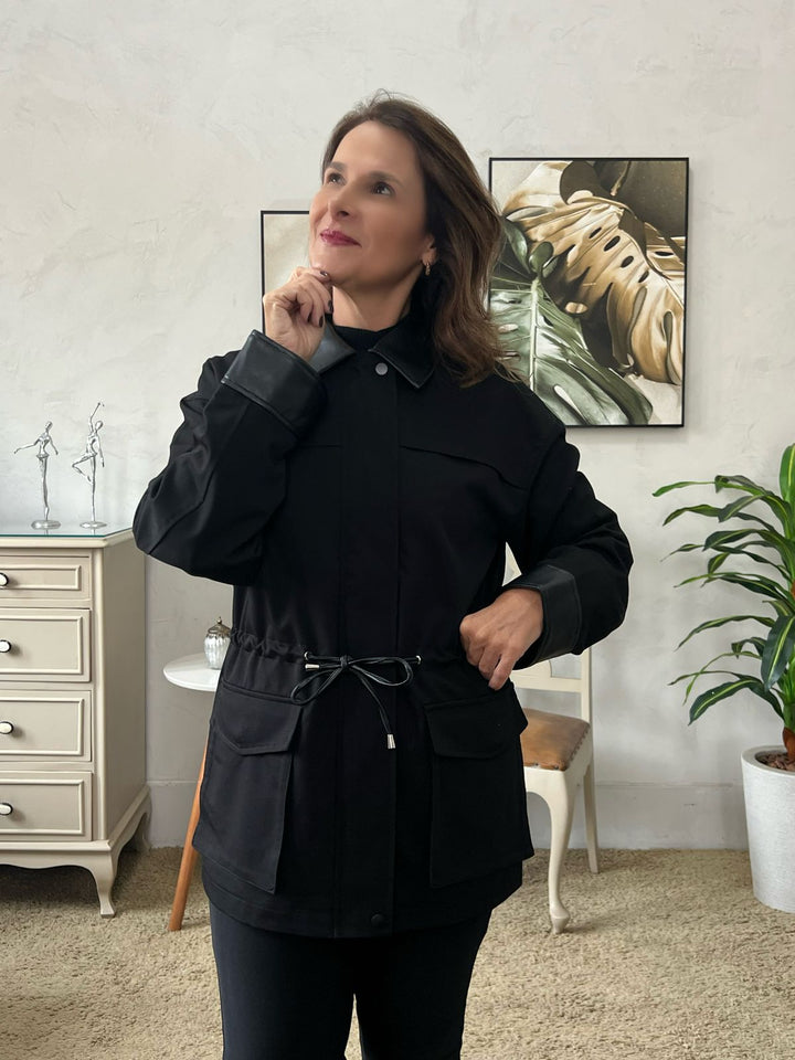 Parka Clássica Preta em Sarja - Dallas