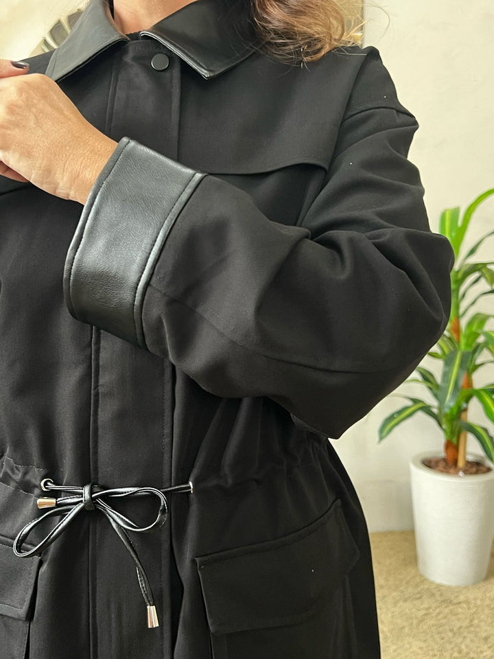 Parka Clássica Preta em Sarja - Dallas
