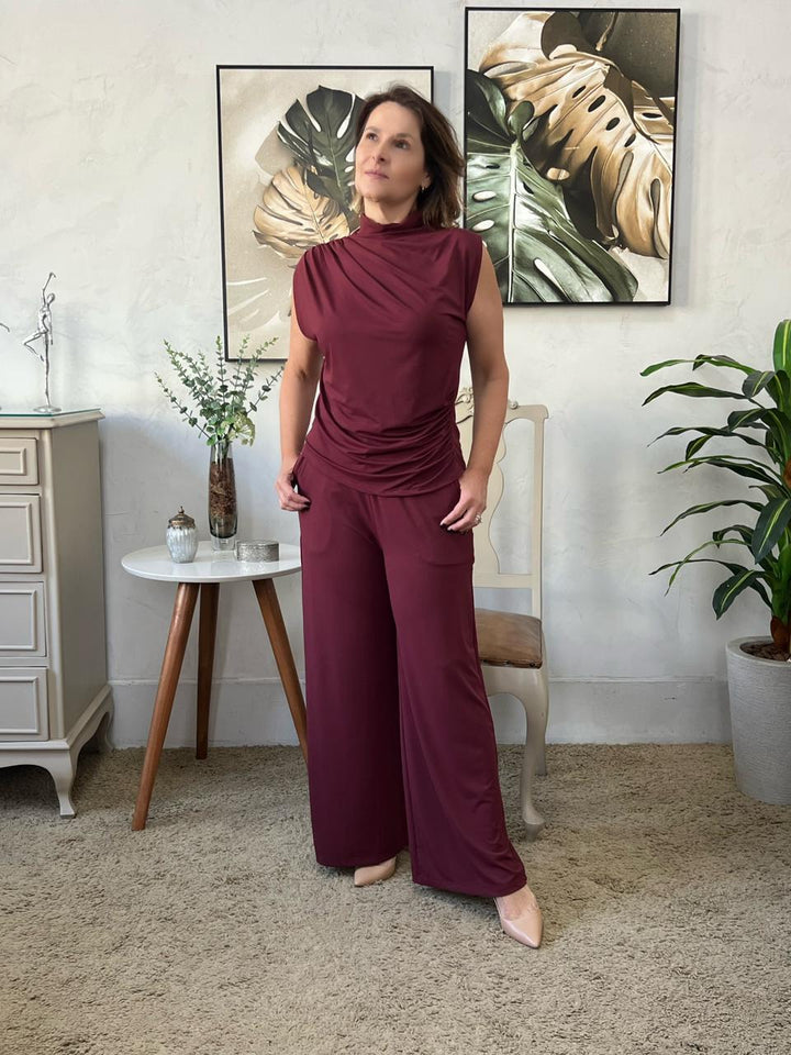 Conjunto Fluity Borgonha Regata Drapeada e Calça Reta - Andrea