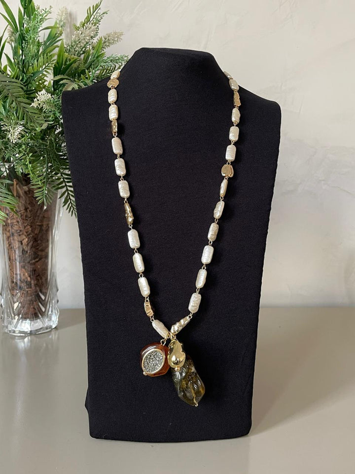 Colar Célia Longo Pérolas - Dourado