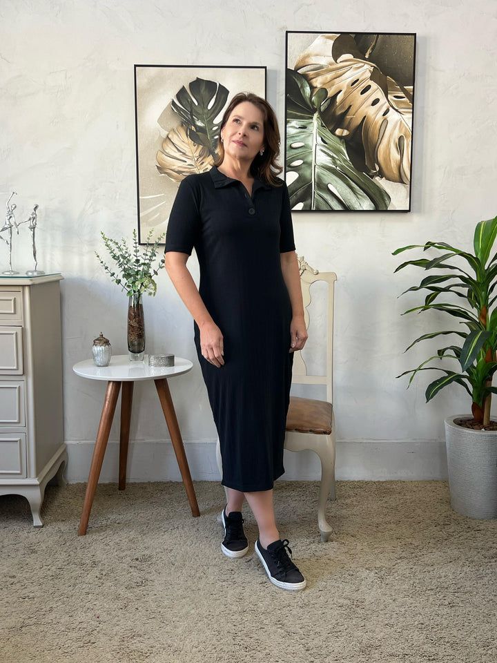 Vestido Midi Canelado Preto Manga Curta - Raíssa