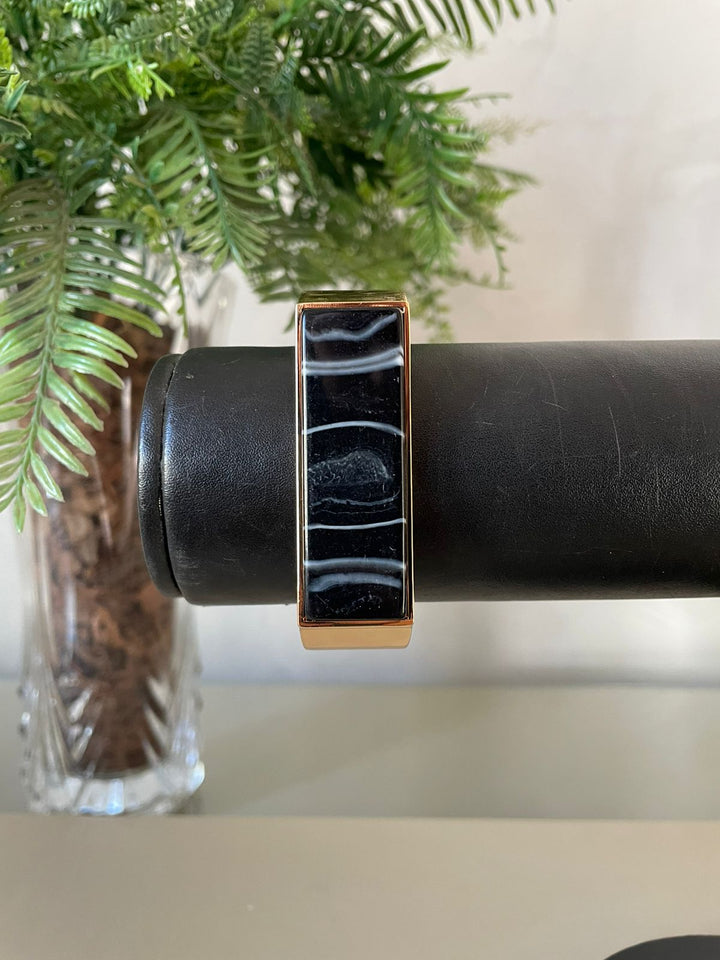 Bracelete Núbia com Pedra Mármore Preto - Dourado