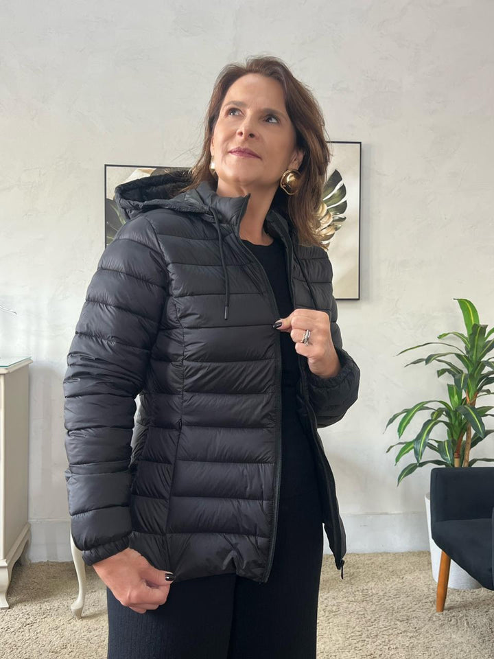 Jaqueta Alana Puffer com Capuz - Preta
