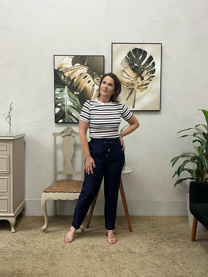 Calça Janaina em Corte Alfaiataria - Azul Marinho