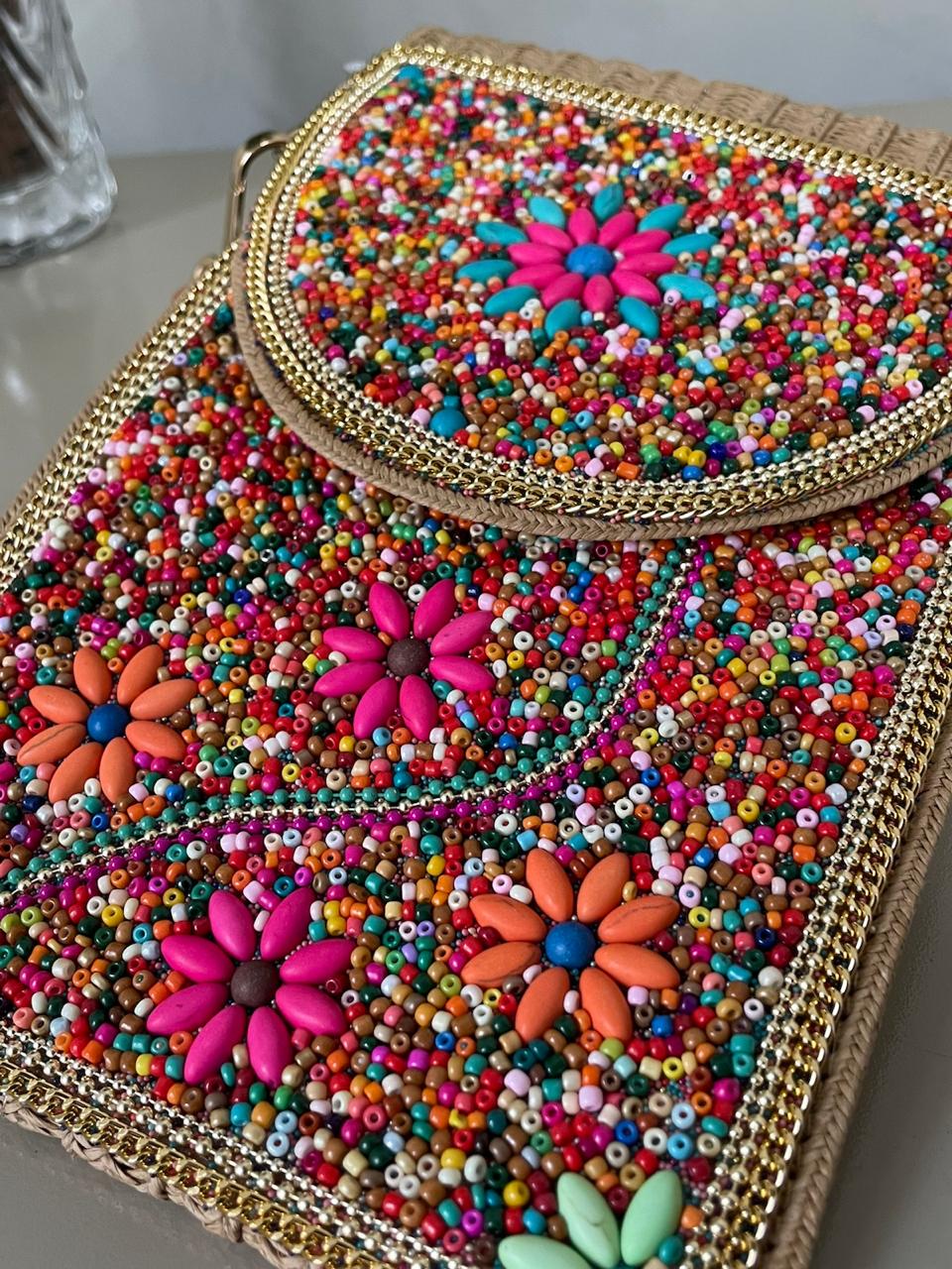 Bolsa Nanda Miçangas - Palha / Caramelo