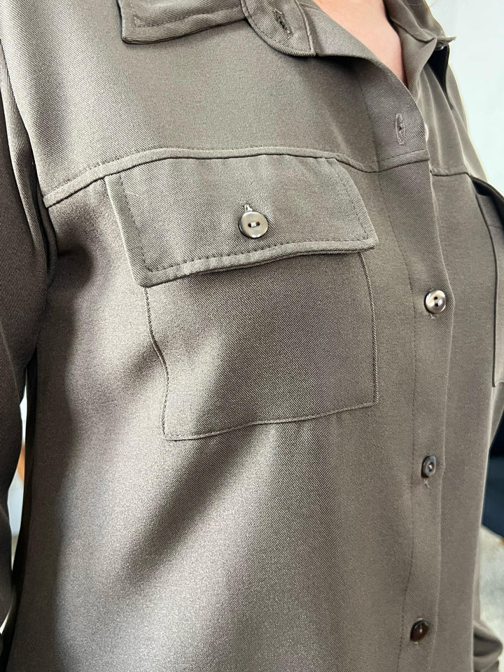 Conjunto Camisa Manga Longa e Calça Reta Verde Militar - Taiane