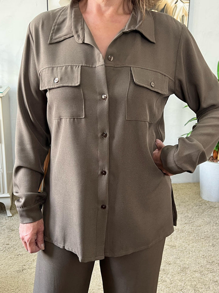 Conjunto Camisa Manga Longa e Calça Reta Verde Militar - Taiane