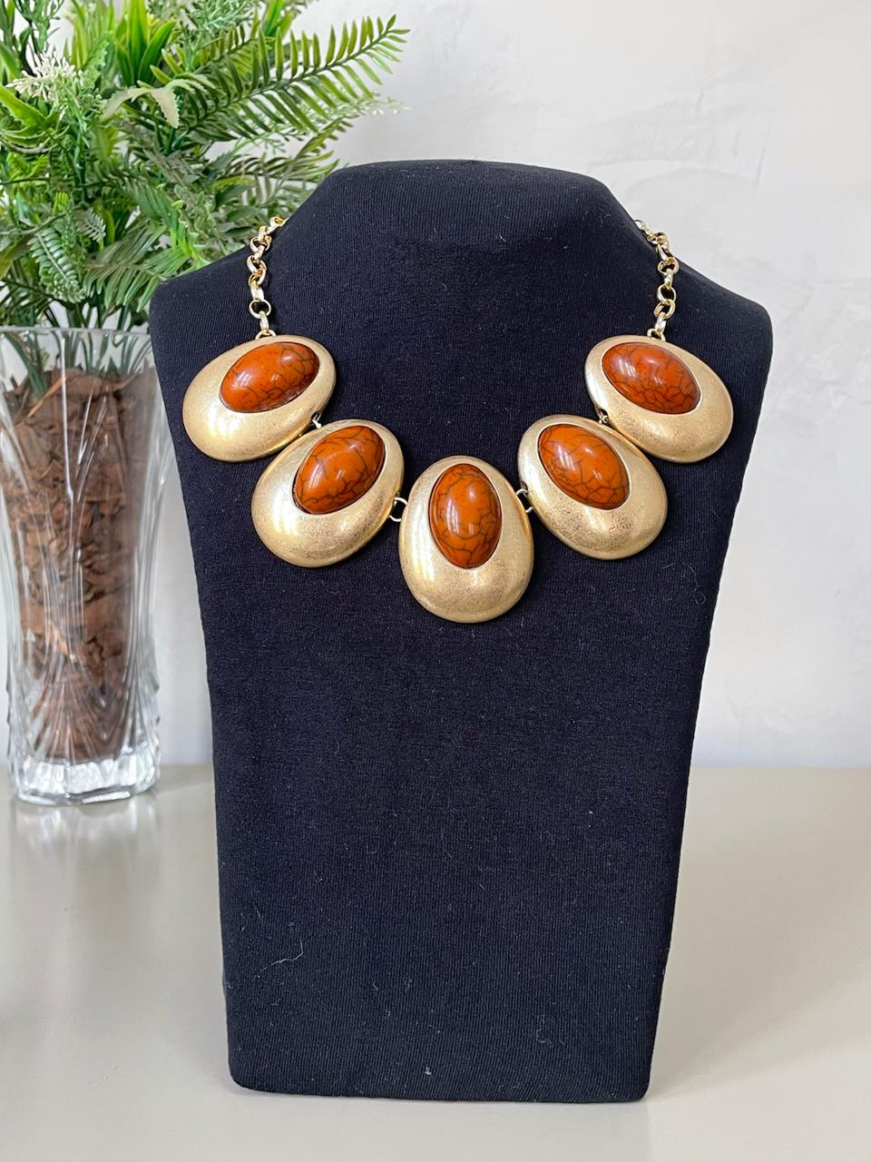 Conjunto Adriane Colar e Brinco - Madeira/Dourado