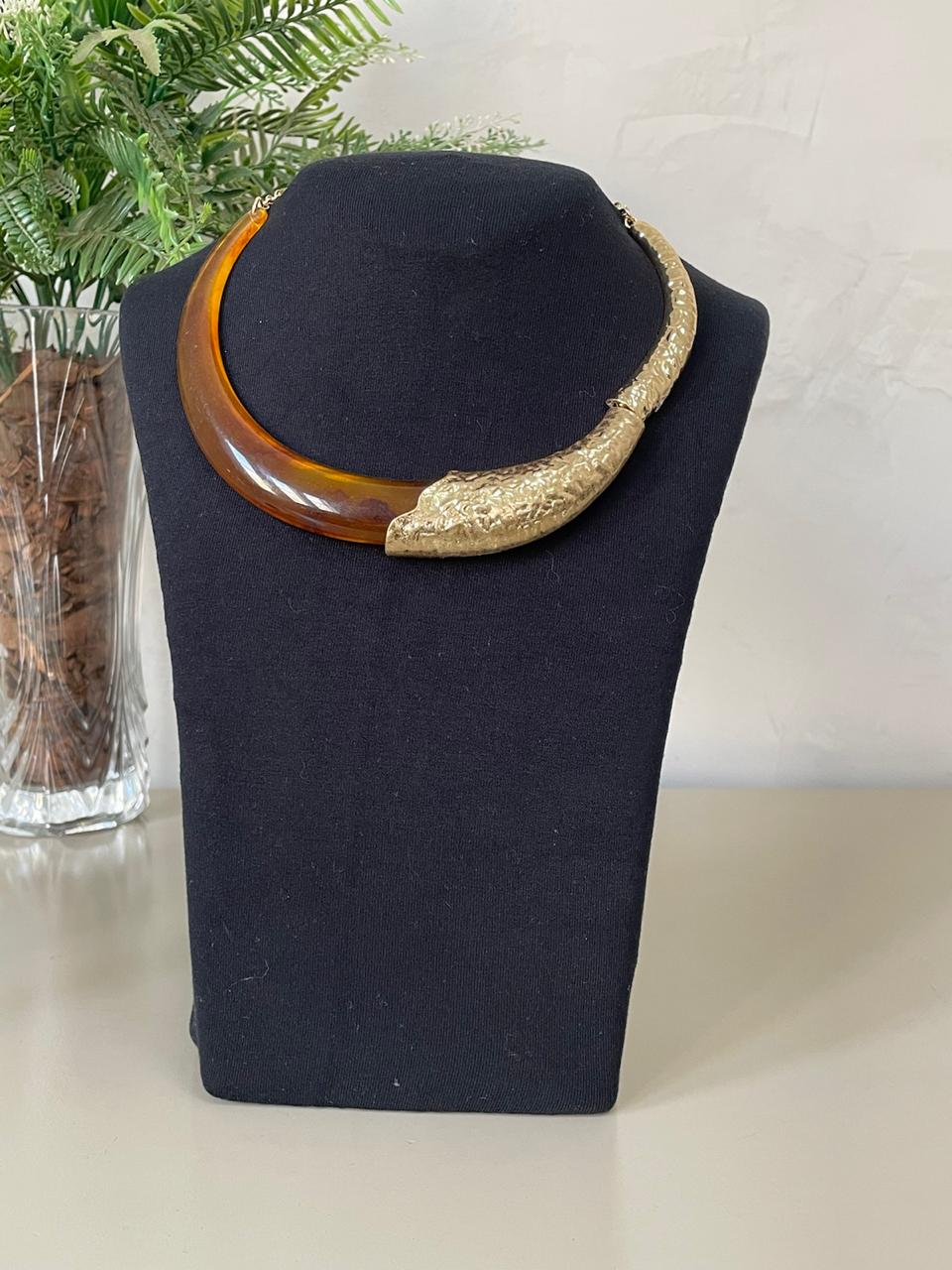 Conjunto Márcia Choker e Brinco - Resina /Dourado