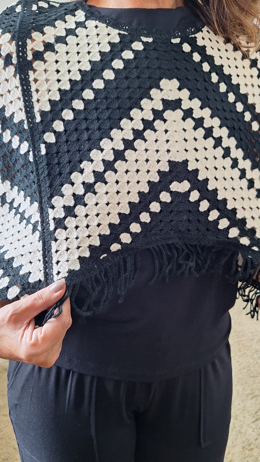 Blusa Karen em Tricot Manga Longa - Bege/Preto