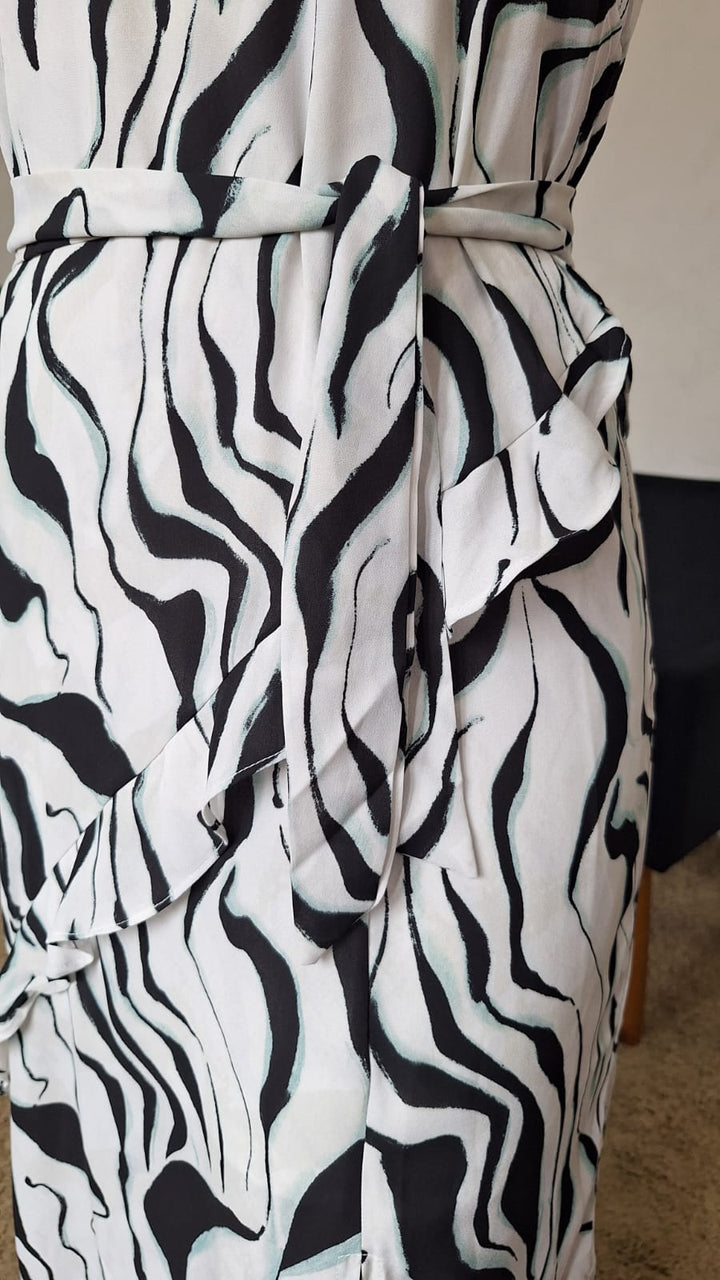 Vestido Liana Estampado com Babados - Off/Preto