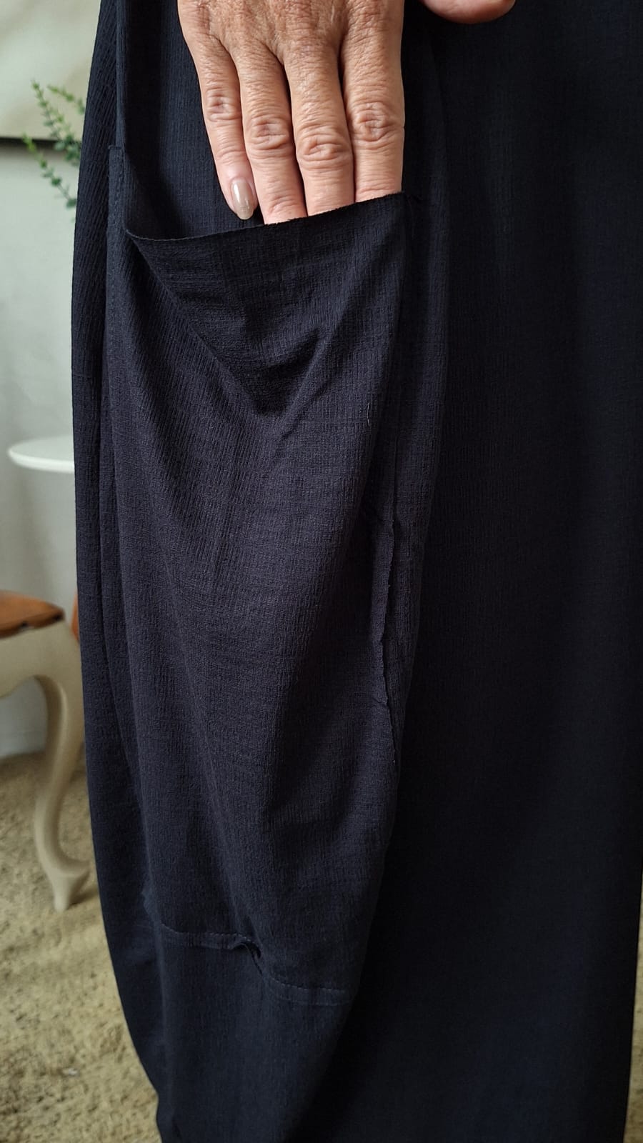 Vestido Flávia Midi com Bolso - Preto