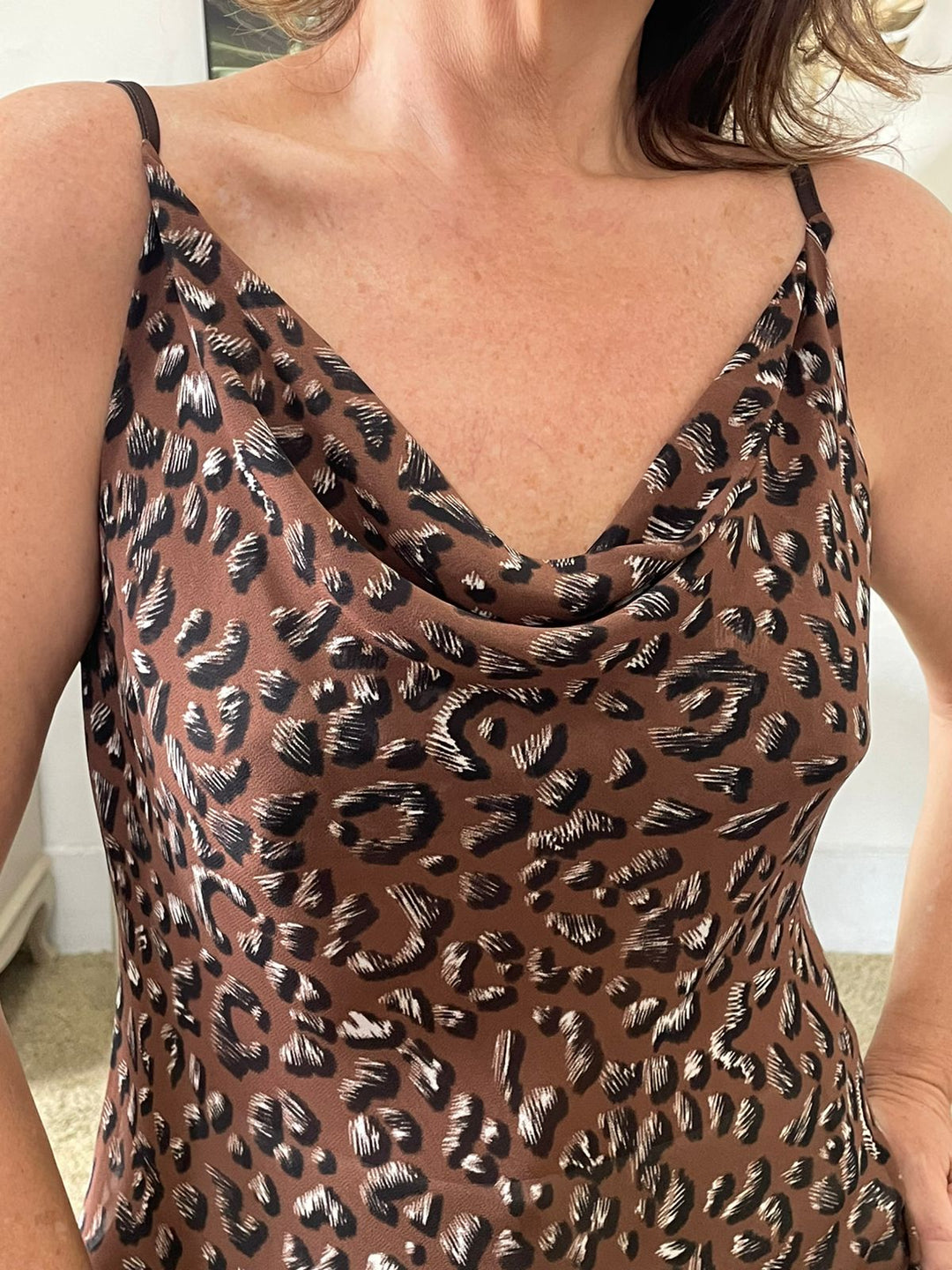 Regata Leandra Gola Degagê Barra Assimétrica - Animal Print