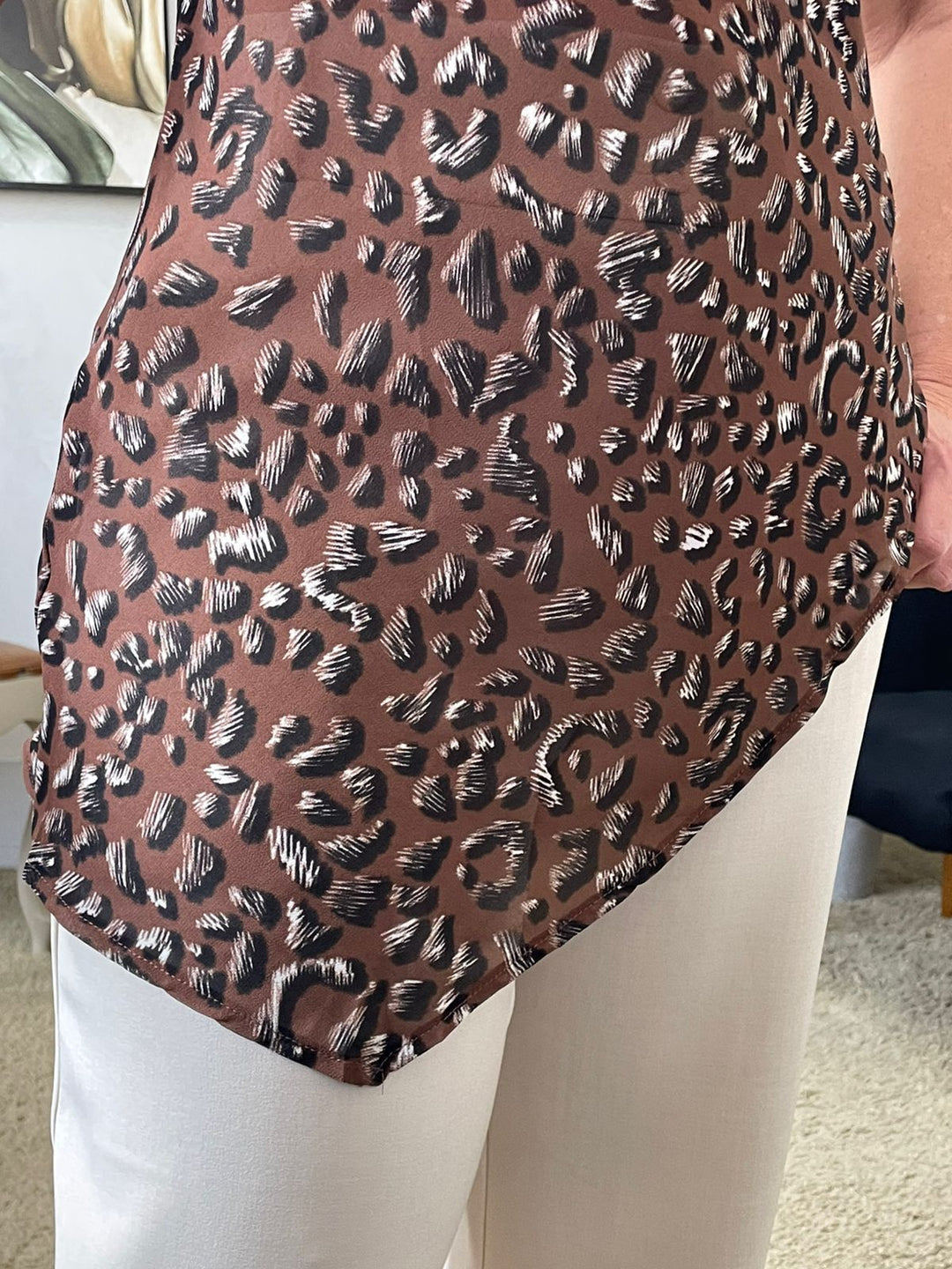 Regata Leandra Gola Degagê Barra Assimétrica - Animal Print
