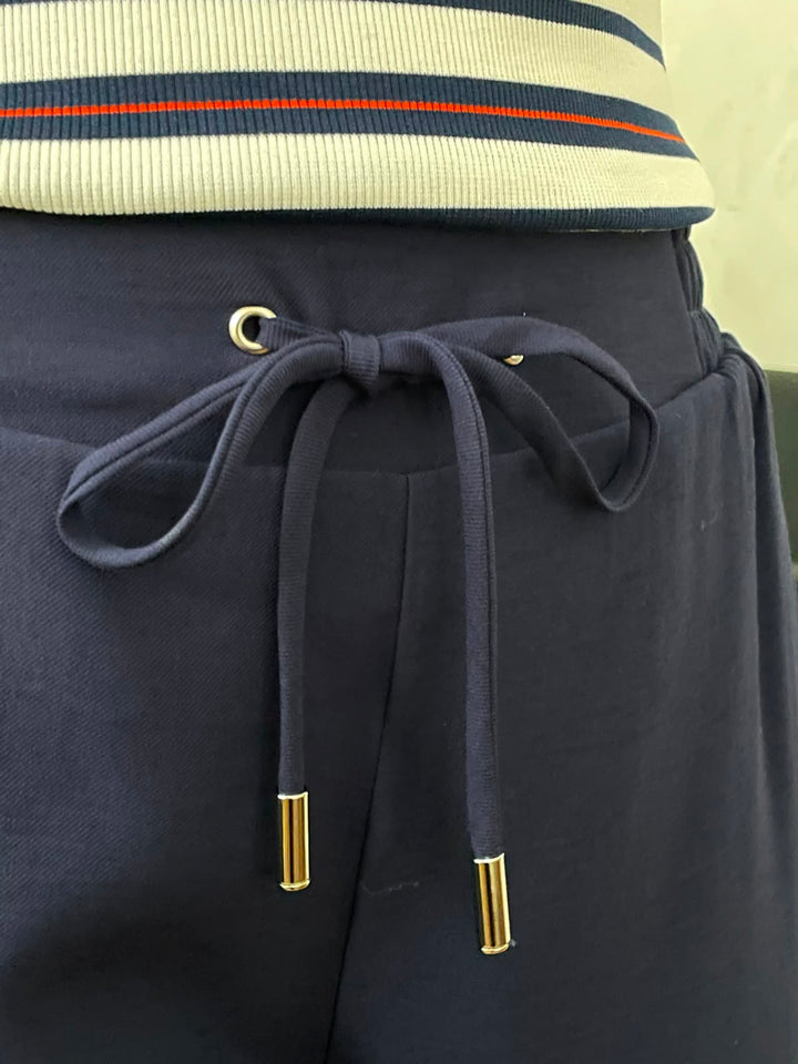 Calça Janaina em Corte Alfaiataria - Azul Marinho
